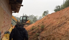 “一到下雨就睡不着”？湖南5万户切坡建房隐患治理进度条刷新 经济要闻 华声经济