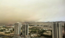 25日西北华北等地出现大风降温沙尘 今日起一股冷空气自北向南影响我国