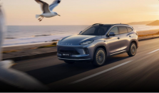 新手福音，老手惊叹！星途ET5的泊车技术，让停车变成“观赏秀”