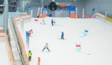 我国冰雪产业规模突破万亿 我国2025至2026冰雪旅游游客约2.2亿人次