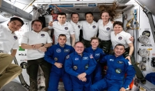 25年来首次：NASA宇航员因医疗问题提前返程、新局长解释