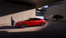 拒绝选装烦恼，星纪元ES给出“满配”家用车新答案