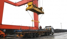 岳阳城陵矶口岸公司助力万吨钢管铁水联运业务启动 经济要闻 华声经济