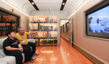 黑龙江开行首趟冰雪环线旅游列车 “悠享龙江·银旅号”旅游列车有哪些特色