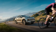 豪华体验越级平权，从驾控到安全，凌云曜夜版体验有多硬核？