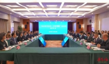 谢卫江主持召开“2025岳马长江·开放领跑”企业家座谈会 经济要闻 华声经济