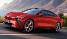 星纪元ES对比小米SU7：安全、底盘与舒适性的深度解析