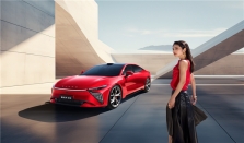 超越参数表的安全较量，星纪元ES与小米SU7谁更“扛撞”？