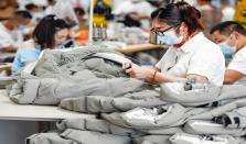 300元以下的羽绒服能买吗 2024年我国羽绒服出货量超3亿件