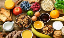 人到中年适当“饿一饿”能延缓衰老吗 中年时期控制饮食有身体有什么好处